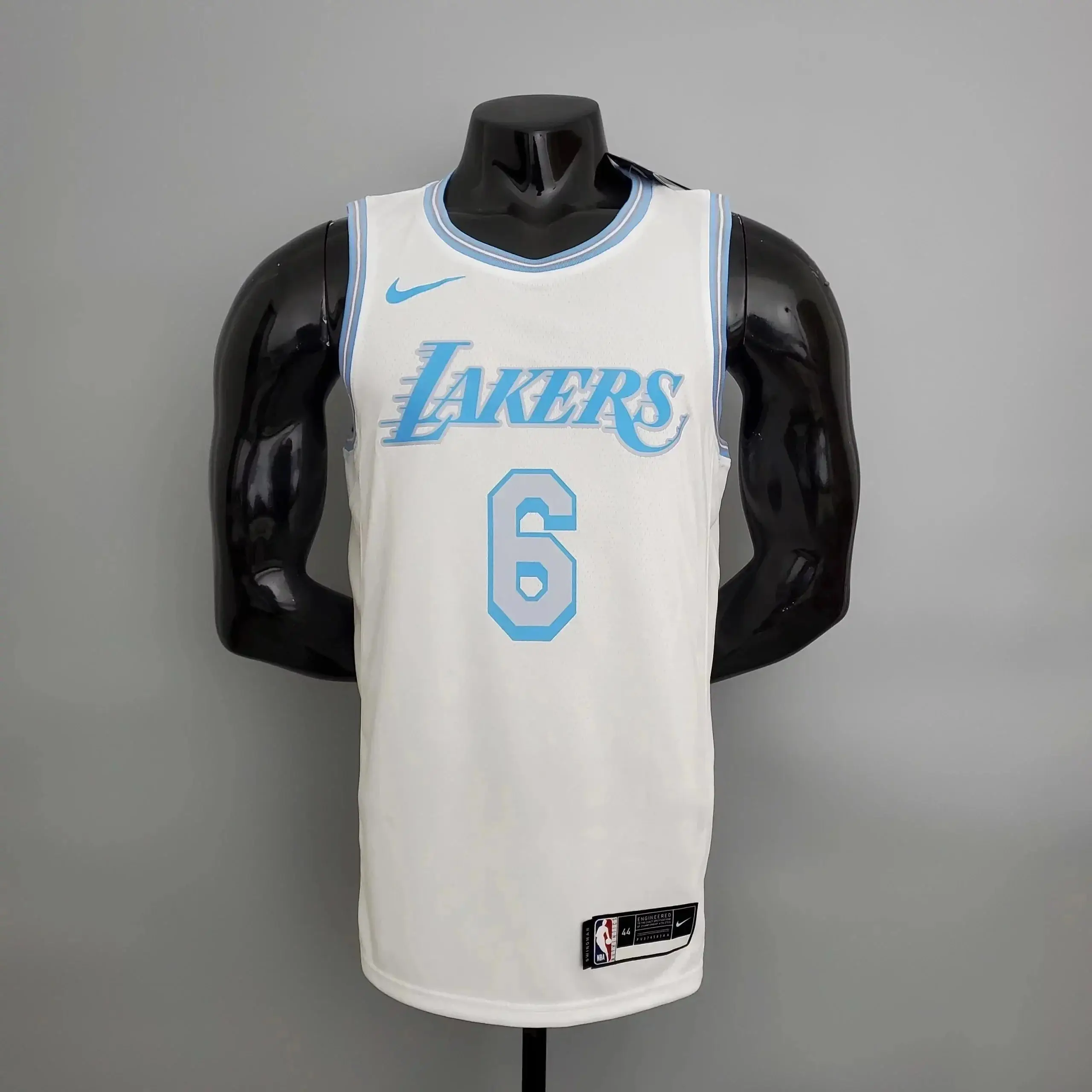 Basketball jersey  (15 CP)